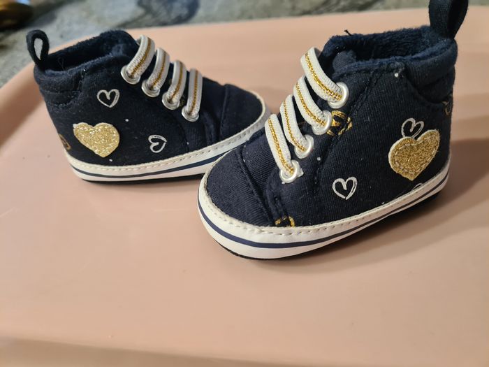 Chaussures. Bébé. Marine/doré. 9,5 cm. Neuve - photo numéro 2