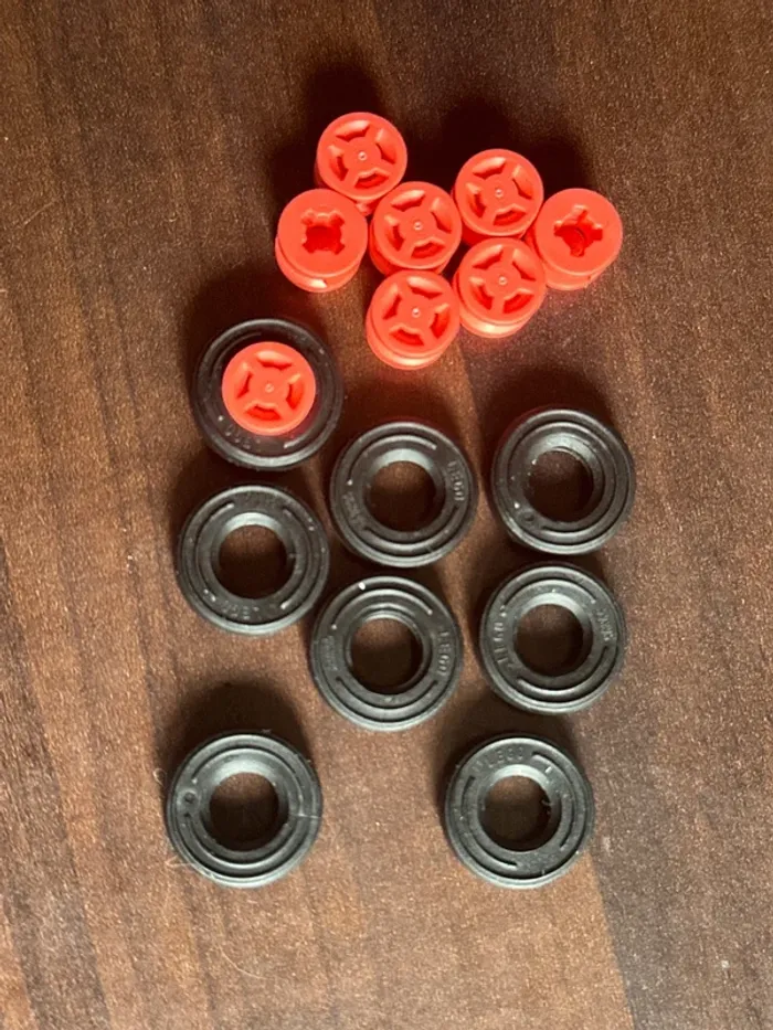 8 Pneus et jantes  Lego 8 mm détail ref dans l’annonce