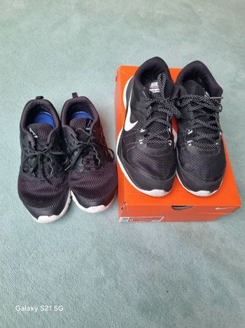 Lot de 2 paires de baskets Nike et Reebok taille 39