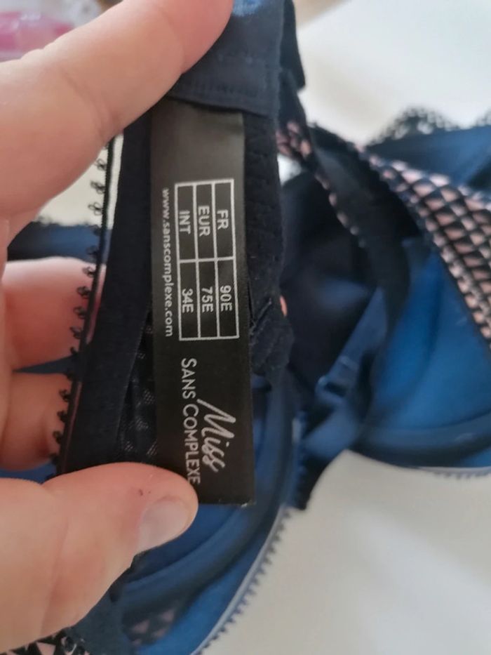 Soutien gorge sans complexe taille 90E - photo numéro 5