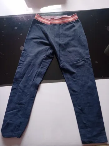 Pantalon élastique bleu marine