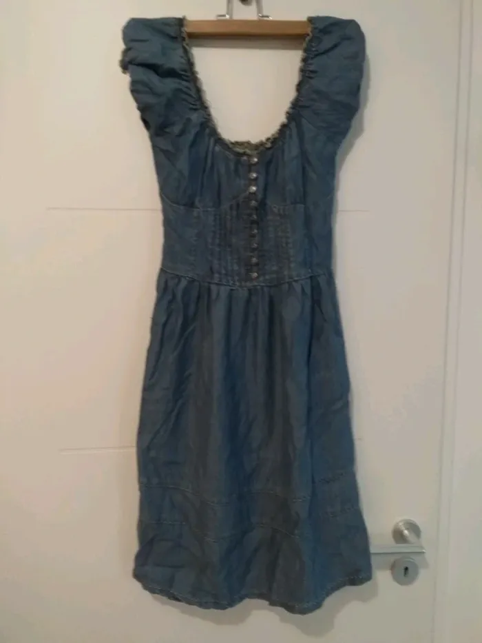 Robe fluide à boutons