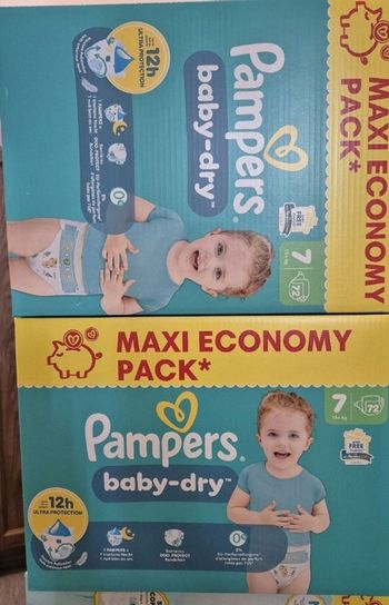 2 cartons de couches pampers taille 7