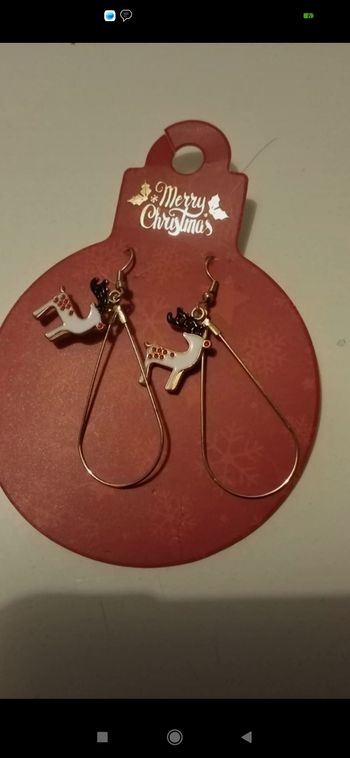 Boucles d'oreilles 🎅☃️   neuve