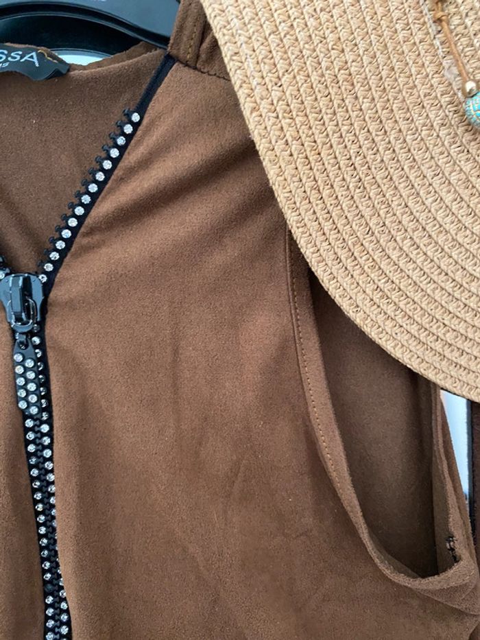 Joli top chocolat avec fermeture et strass - photo numéro 5