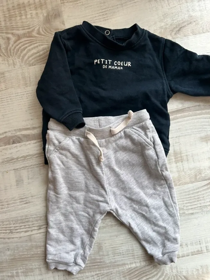 👶 Ensemble bébé garçon 9 mois Kiabi – Sweat bleu marine + Jogging gris - photo numéro 2