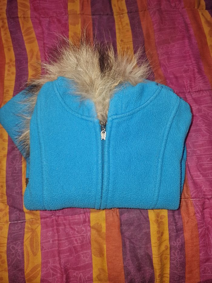 Tres jolie veste polaire moumoute et strass - photo numéro 3