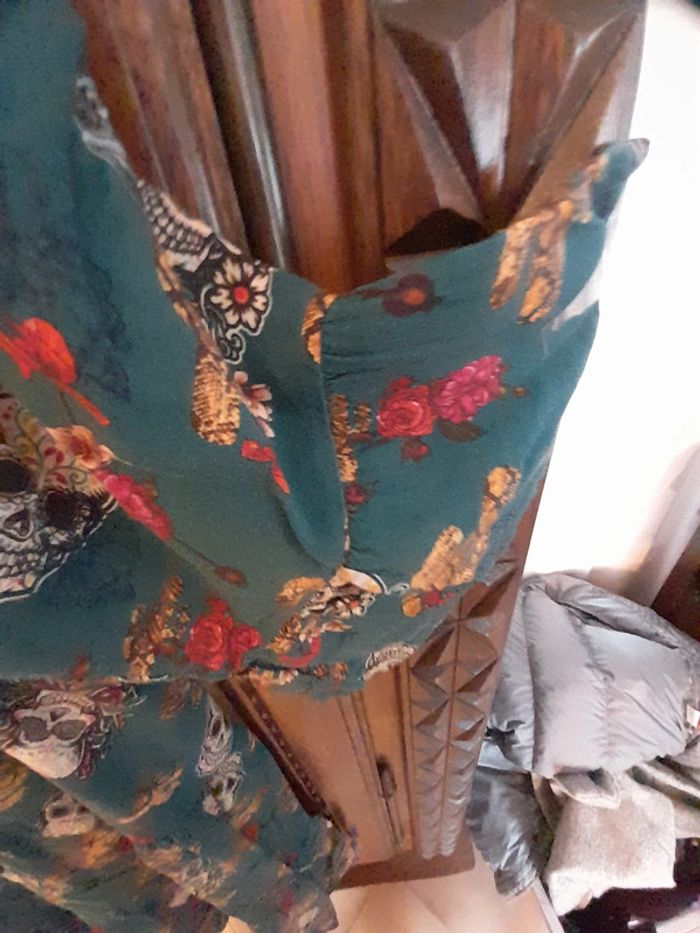 Robe fond vert et motifs multicolores - photo numéro 3