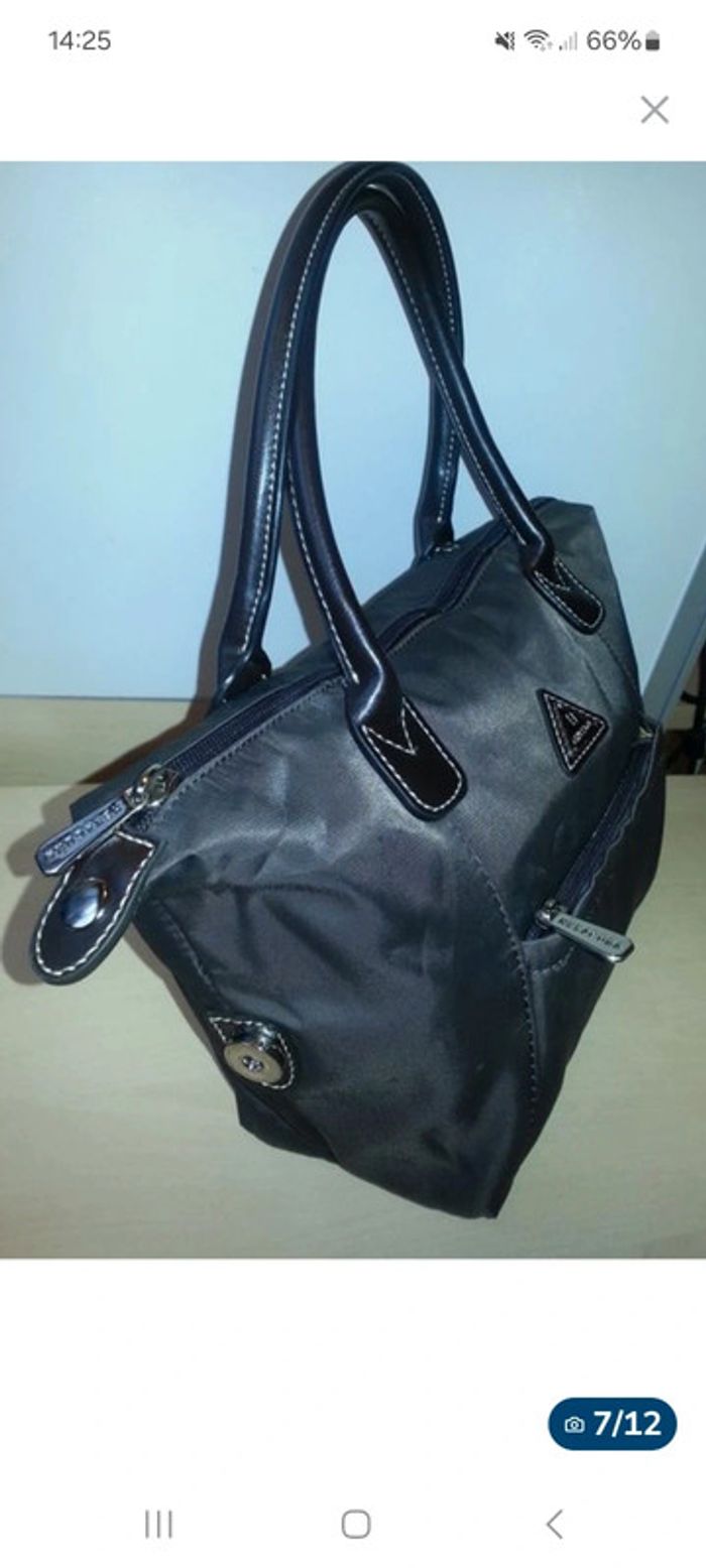 Petit sac vintage toile et
cuir Hexagona marron
excellent état - photo numéro 10