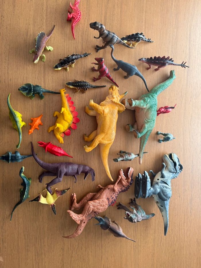 Lot dinosaures 🦖 - photo numéro 2