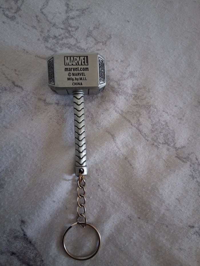Porte clé marteau de Thor Marvel
