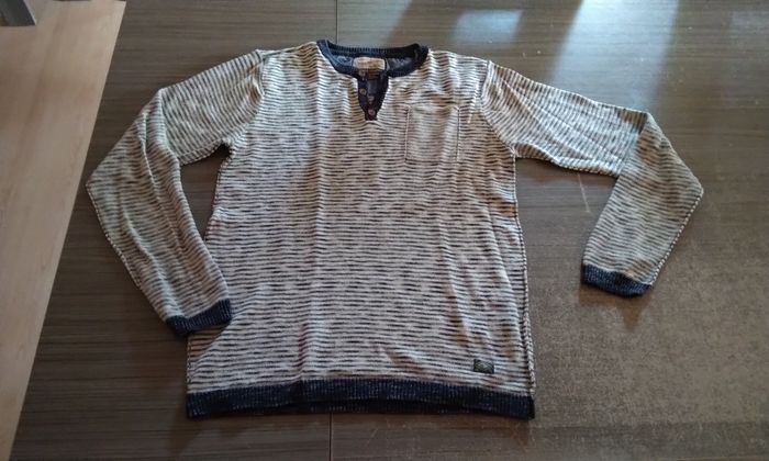 Pull rayé