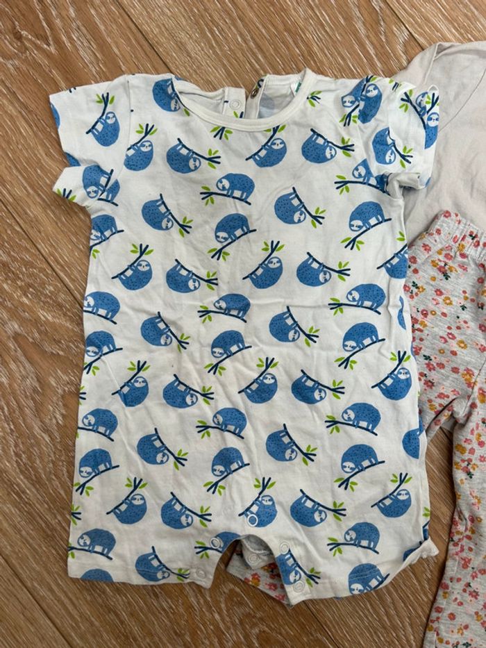 Lot de vêtements 18 mois en coton - legging haut manches longues et pyjama bodies été - photo numéro 2