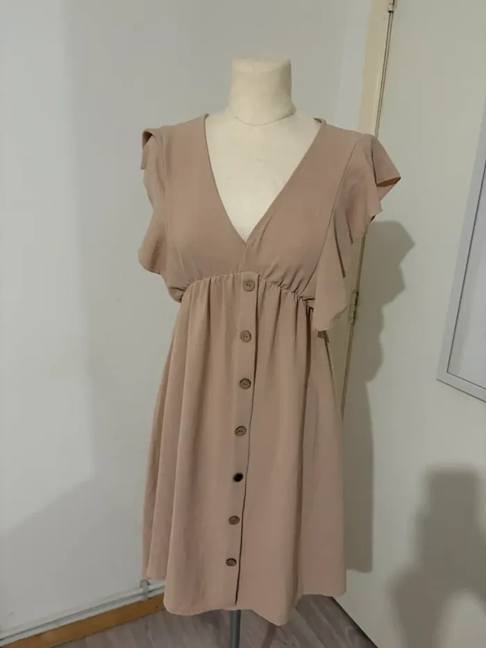 Robe beige boutonnée – Taille unique (convient à un M)