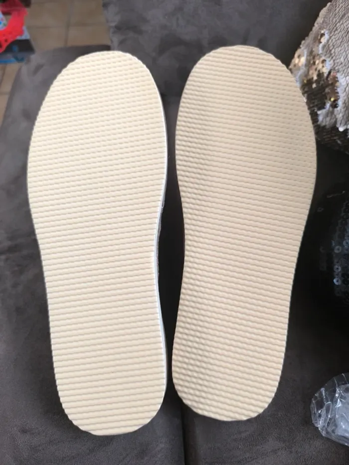 Jolies pantoufles cuir et tissu - photo numéro 9