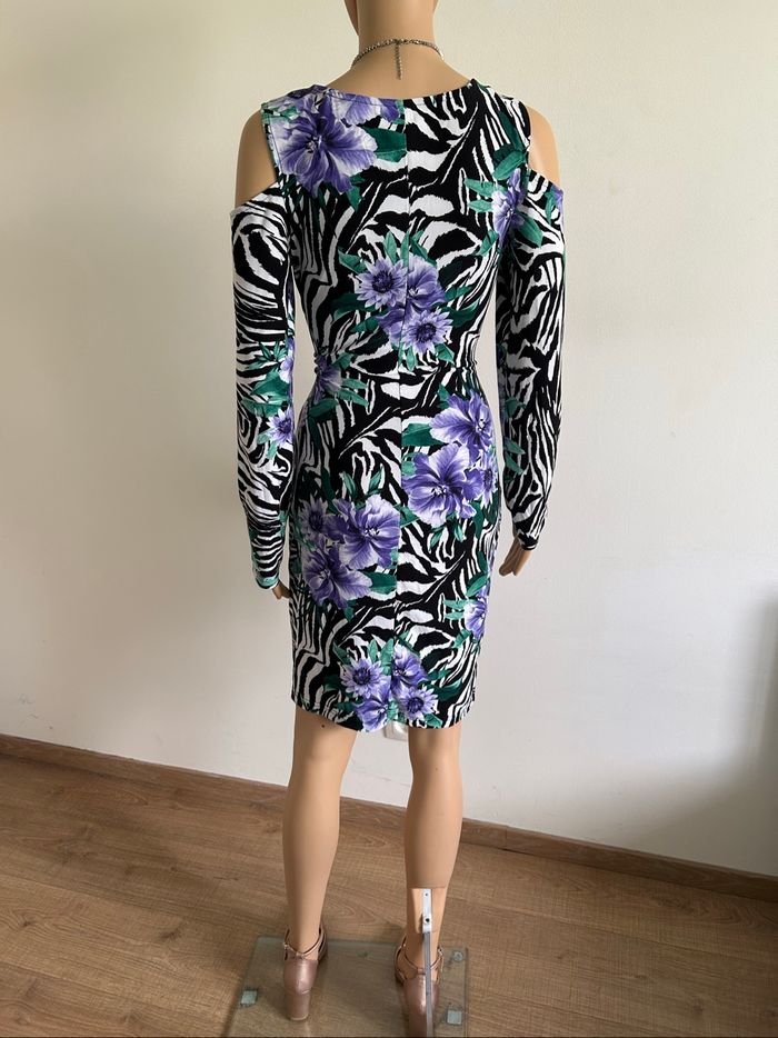 Robe imprimée avec épaules dénudées Bodyflirt taille 36/38 comme neuve - photo numéro 6