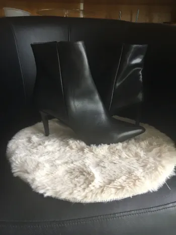 Bottines à talon en cuir noires Élodie