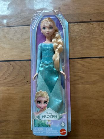 Poupée Disney princesse Elsa La reine des neiges Neuf
