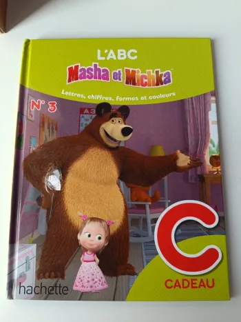 livre l'ABC masha et michka