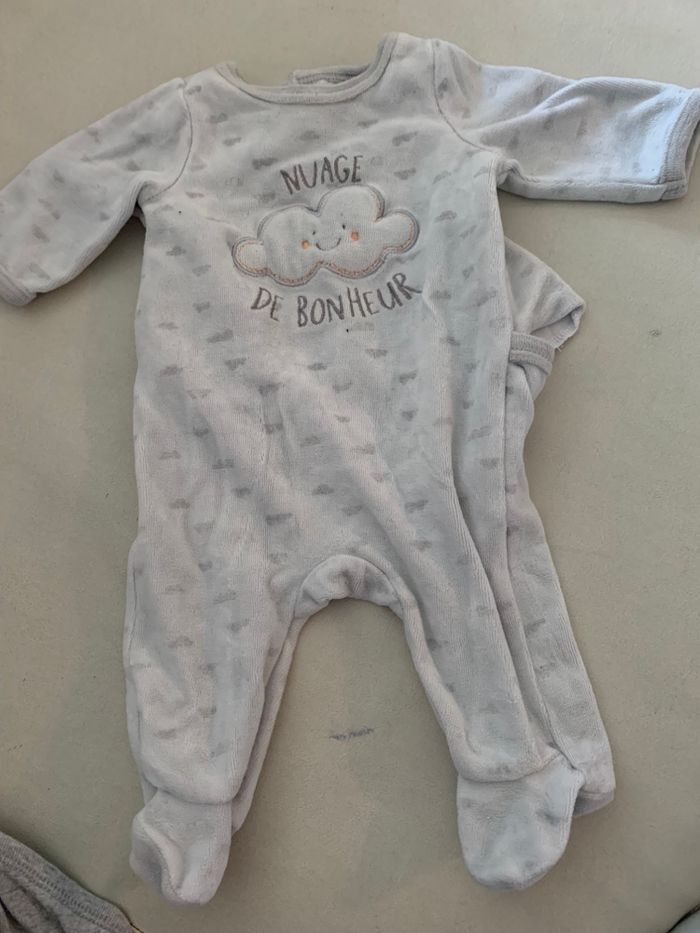 Lot 10 pyjamas 1 mois - photo numéro 3