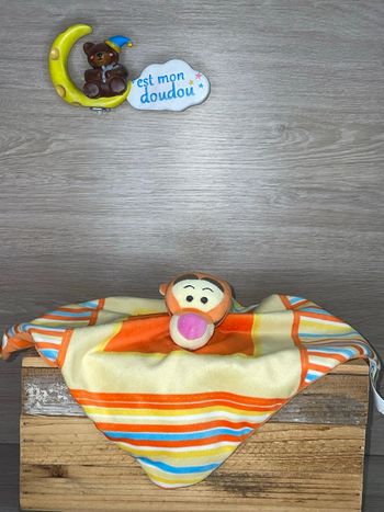 DY19 doudou tigrou Disney 🐯