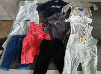 Lot vêtements bébés 3 Mois