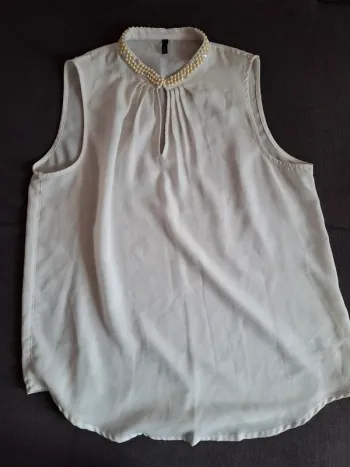 Débardeur blouse blanc a perles benetton taille S/M femme