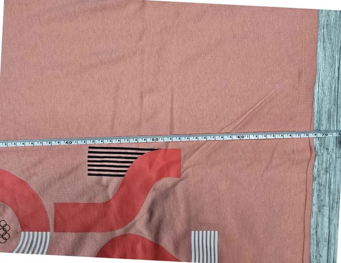 🌟 T-shirt corail officiel Jeux Olympiques Paris
2024 - Taille L 🌟 - photo numéro 4