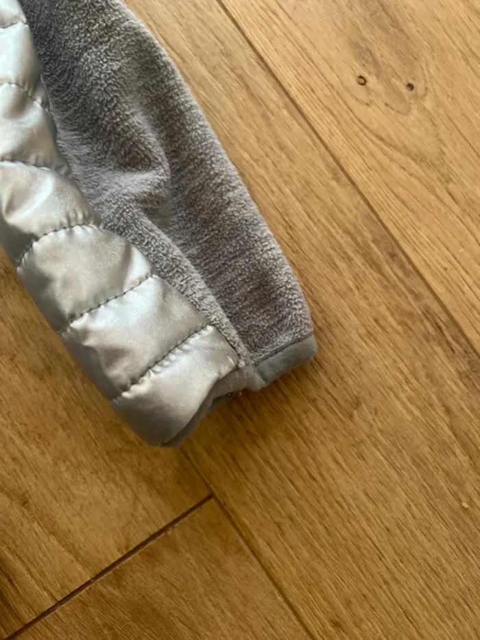 Polaire fille gris 158cm  marque sport 4F très bon état - photo numéro 4