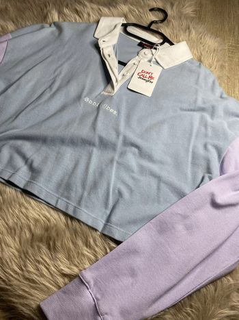 Polo court bleu gris, manches sont violettes Jennyfer Taille S / 36 Neuf avec étiquette