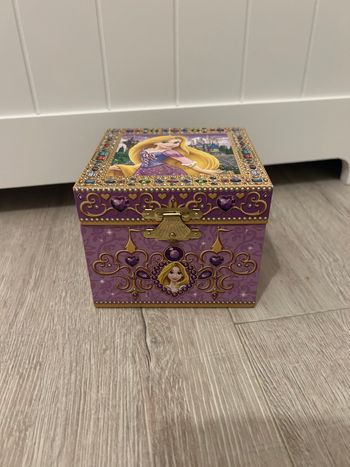 Boîte à musique raiponce