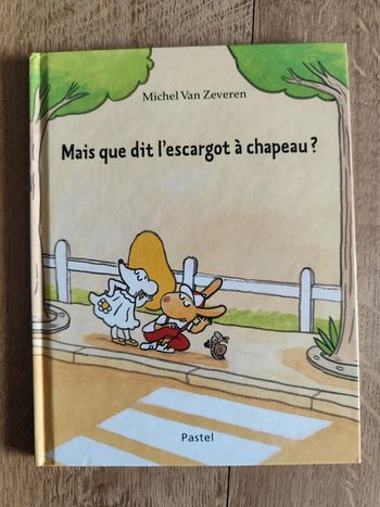 Mais que dit l'escargot à chapeau?