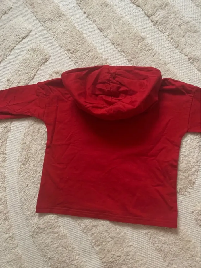 Sweat à capuche rouge – Kiabi – 4 ans - photo numéro 2