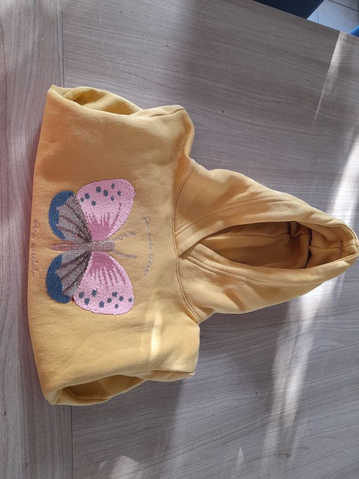 Sweat à capuche jaune 5/ 6 ans - photo numéro 2