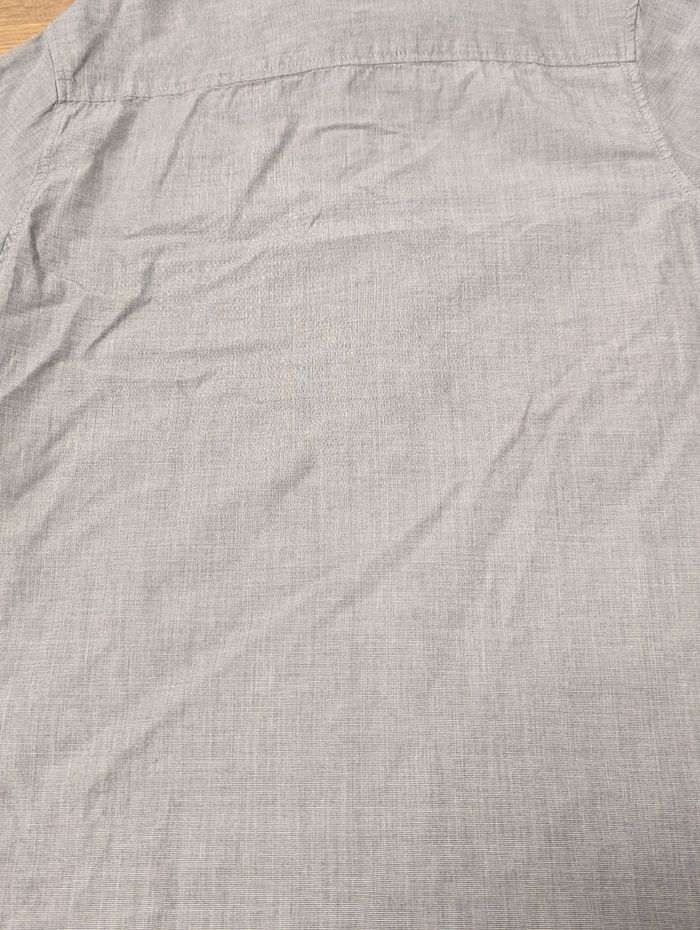 Chemise garçon 10 ans parfait état - photo numéro 9