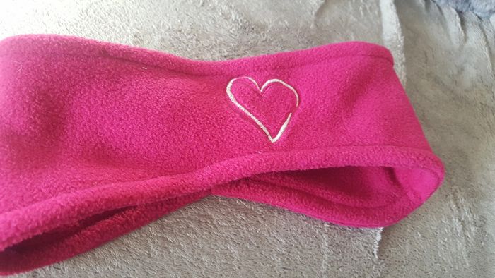 Bandeau polaire fantaisie broderie petit coeur