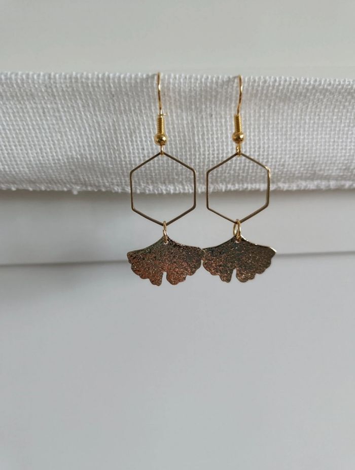 Boucles d'oreilles dorées feuilles gingko