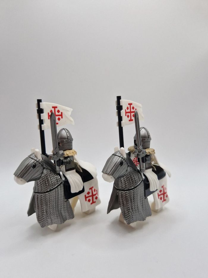 Figurines type lego 2 chevaliers templiers