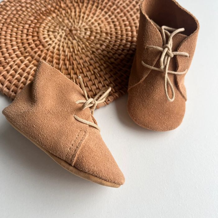 Chausson chaussures souple bébé à lacets