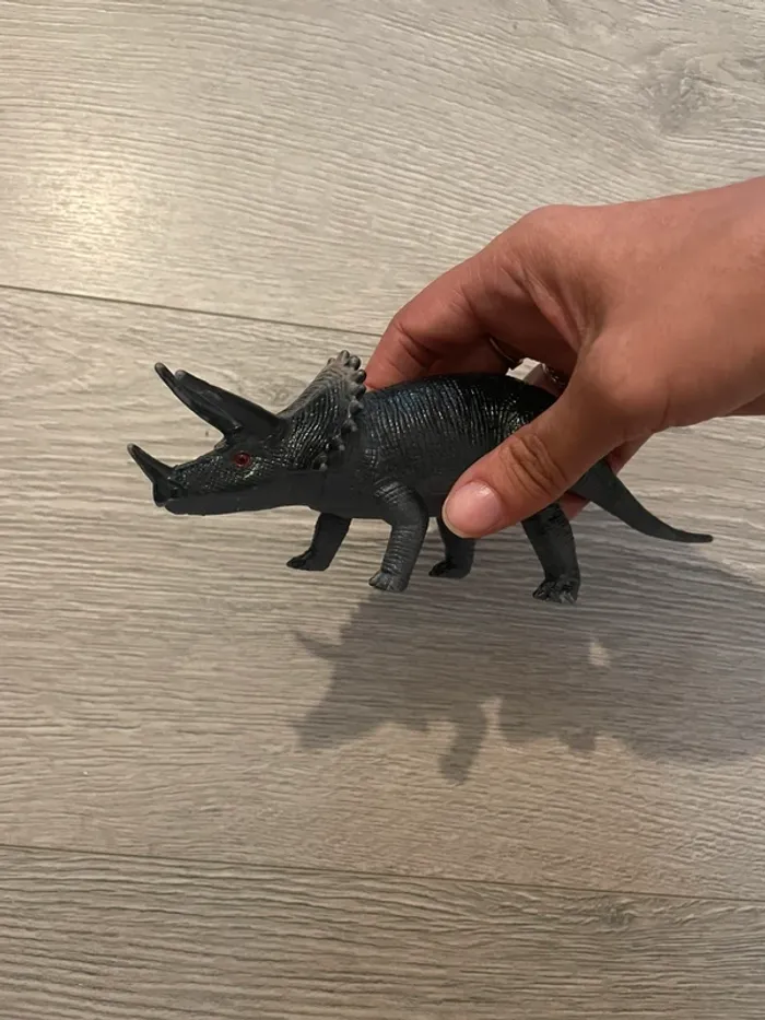 Jouet figurine dinosaure Tricératops - T-rex - Excellent état - photo numéro 2