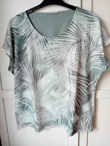 Tee shirt