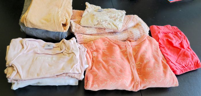 Lot vêtement 9m - photo numéro 2