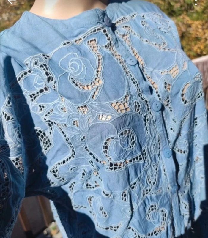 Chemise ajourée de dentelle anglaise