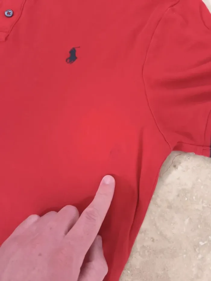 Polo Ralph Lauren homme taille L slim rouge logo marine - tâche devant trou derrière - photo numéro 3