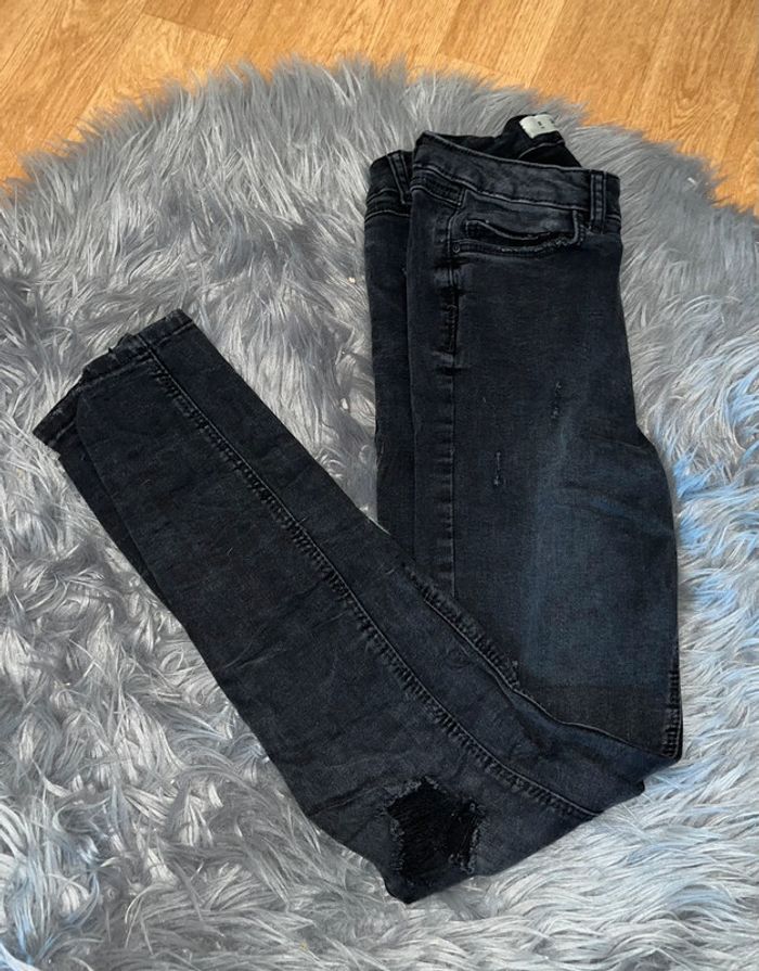 Jean skinny primark à trou taille 36