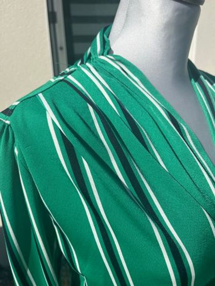 💚 Chemisier Morgan vert à rayures noires et blanches 💚 - photo numéro 4