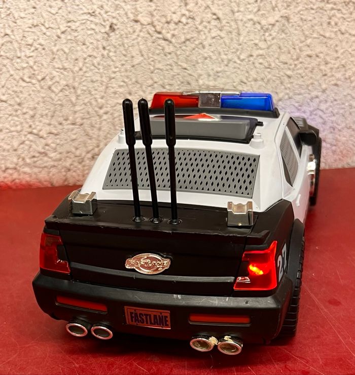 Voiture de police Fastlane - photo numéro 5
