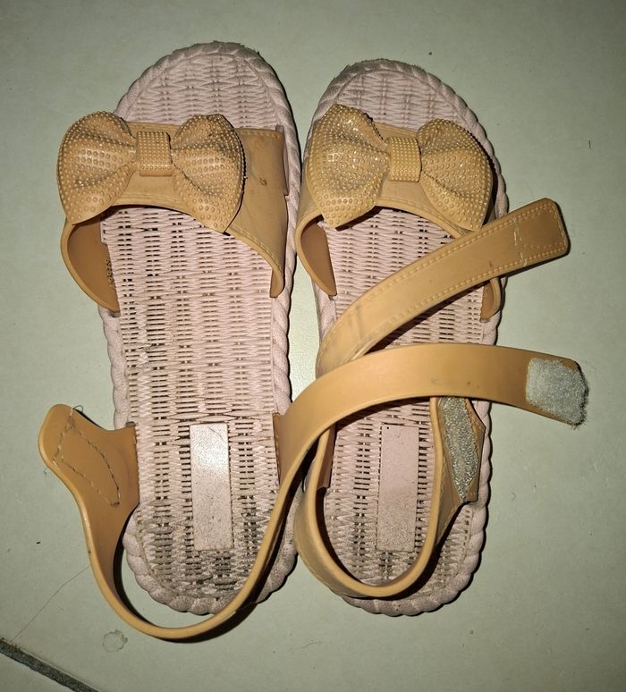 2 paires de sandales taille 35 - photo numéro 4