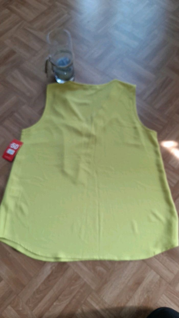 Top neuf taille 3 - photo numéro 5