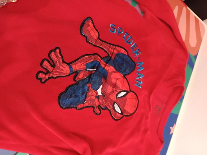 Haut pyjama spiderman 8 ans - photo numéro 3
